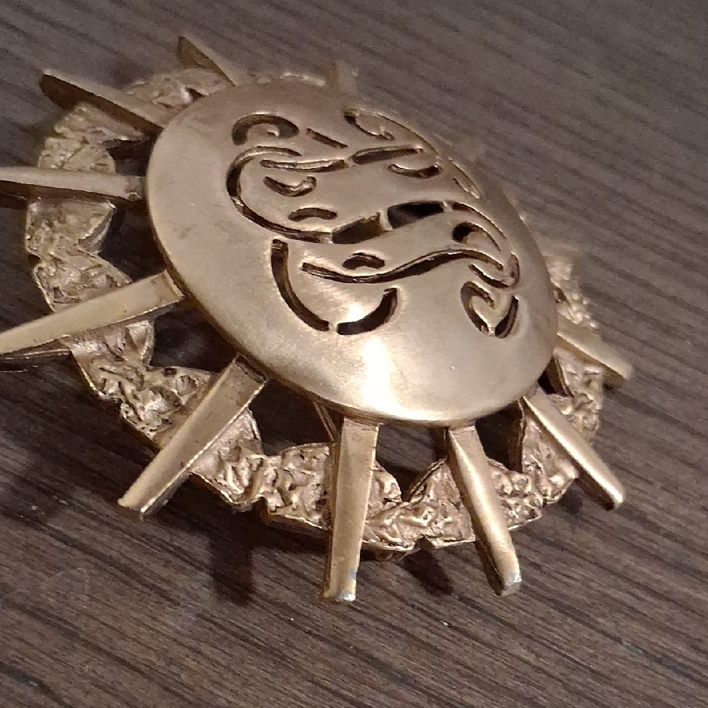 Vintage-Style Gold Tone Sunburst Monogram Brooch - Picture 6 of 6